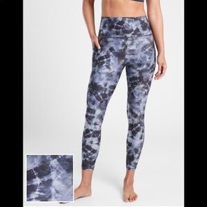 Athleta Salutation Stash Pocket II Print 7/8 Calypso Navy